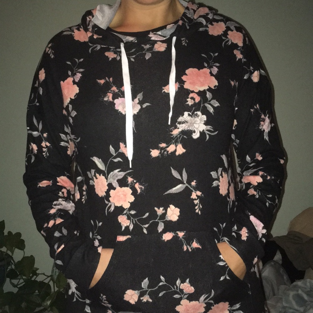 Sweater/ hoodie